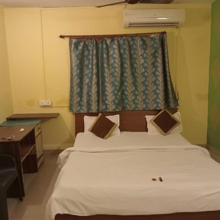 Gangotri Inn Varanasi Ngoại thất bức ảnh